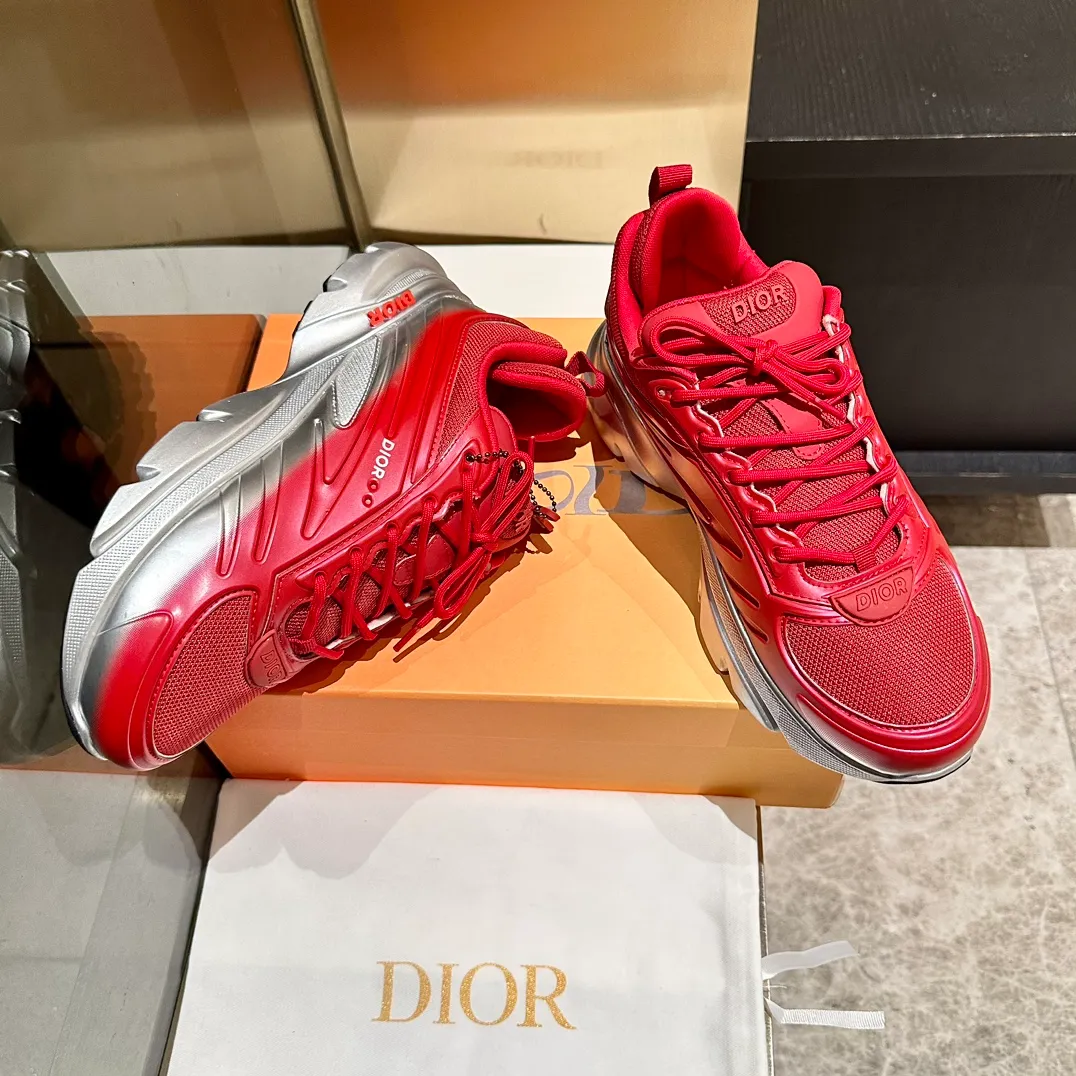 p680🐮🐮New to the Dior collection, these C'est Dior sneakers make a bold and stylish statement. Carefully crafted, the letters C and D are displayed on the sides of the upper for style, and the details add a touch of elegance. The lightweight two-tone Dior sole offers exceptional comfort and sporty appeal. Can add a stylish touch to any casual look. Christian Dior Paris signature on the tongue and sole. Two-tone notches feature Christian Dior's lucky star symbol. Women’s size 35-40, men’s size 38-45